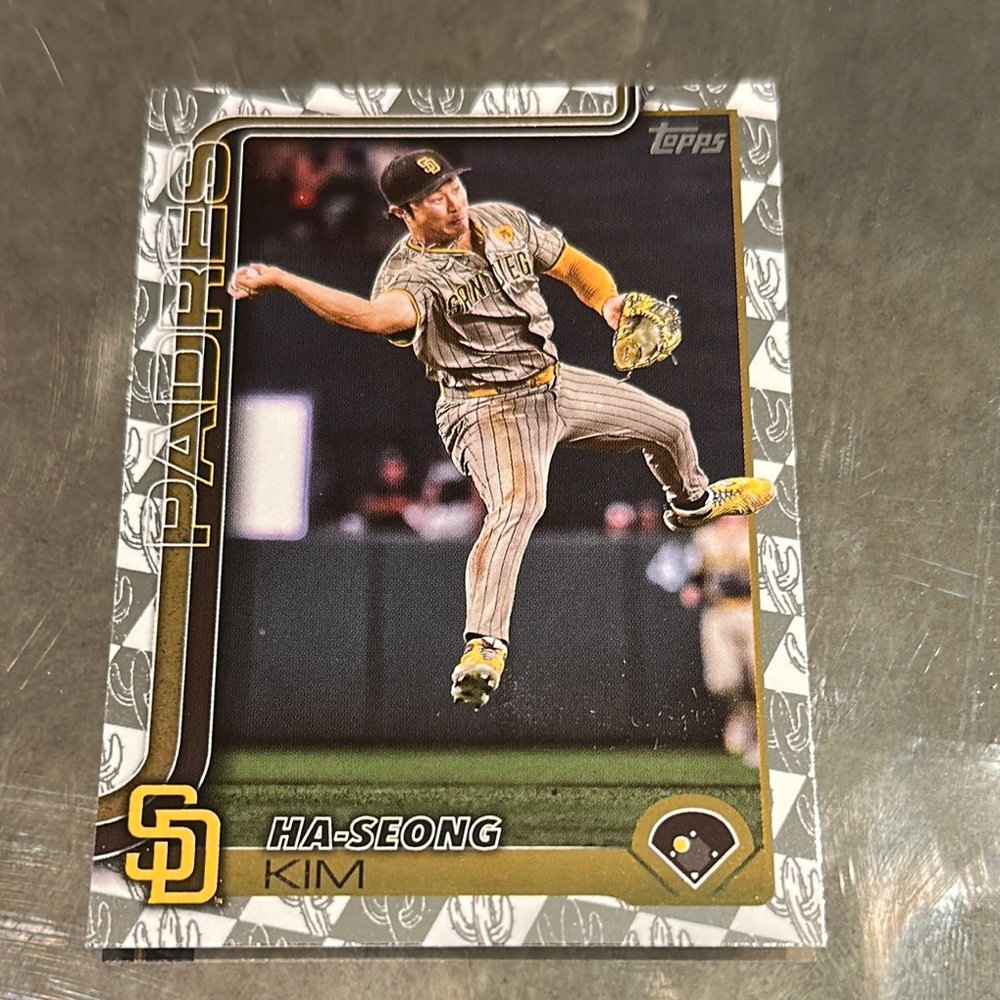 Topps Padres Baseball Card with Gold and Gray Accents